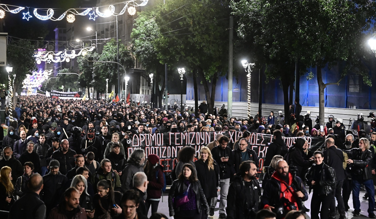 Αλέξανδρος Γρηγορόπουλος: Μεγάλη πορεία για τα 15 χρόνια από τη δολοφονία του (Φωτογραφίες)