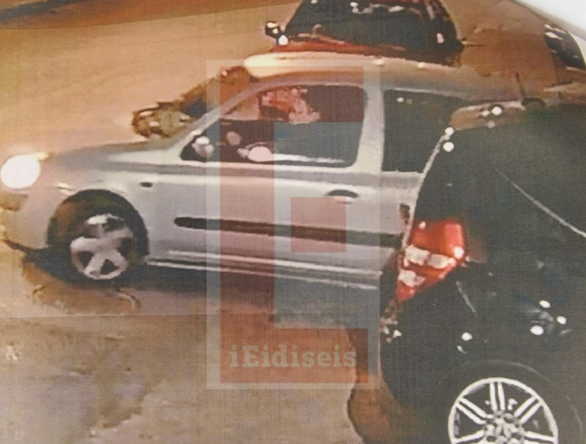 Φωτογραφία ντοκουμέντο: Η 42χρονη οδηγός μέσα στο αυτοκίνητό της στο τρομοκρατικό χτύπημα στα Πετράλωνα