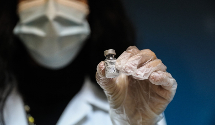 Τζανάκης: Ποιοι πρέπει να κάνουν την τέταρτη δόση του εμβολίου