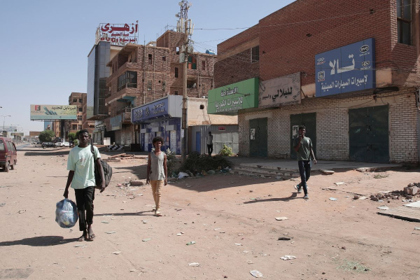 Σουδάν «ώρα μηδέν»: Σφοδρές μάχες κατά την 24ωρη εκεχειρία - Ντοκουμέντο μέσα από τη Μητρόπολη με τους Έλληνες