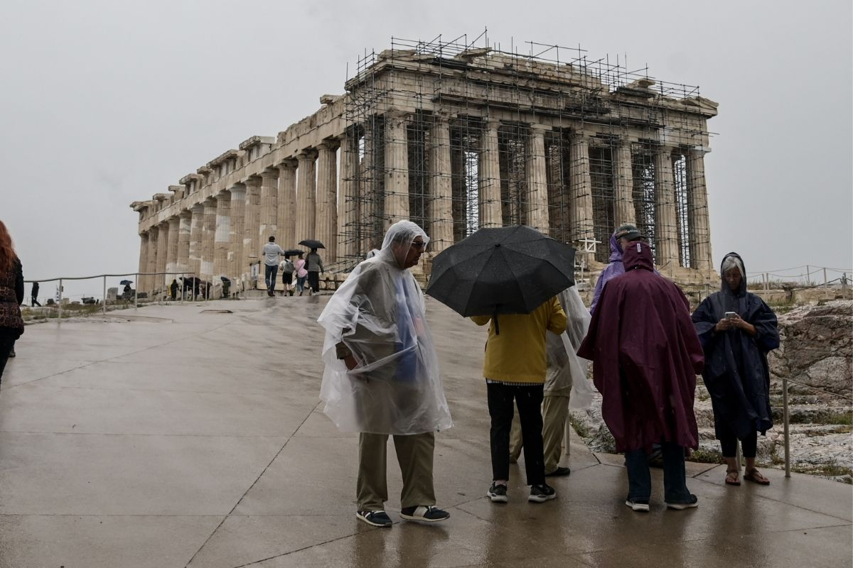 Καταιγίδες σήμερα στην Αθήνα: Τι ώρα θα βρέξει - Το κρίσιμο 6ωρο (Live)