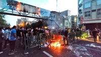 Το Ιράν φλέγεται - Τουλάχιστον 35 νεκροί έπειτα από μια εβδομάδα διαδηλώσεων