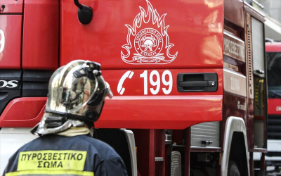 Θεσσαλονίκη: Πυρκαγιά σε εγκαταλειμμένο κτίριο στο κέντρο της πόλης