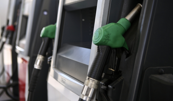 «Τσίμπησε» και άλλο η βενζίνη - Έγιναν 8 οι περιοχές με τιμή πάνω από 2 ευρώ