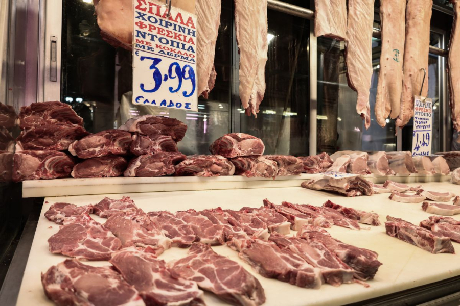 Εορταστική αγορά: Δεσμεύτηκαν πάνω από πέντε τόνοι κρέατος