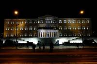 Μαξίμου: Κρατά «κλειστή» τη Βουλή γιατί φοβάται τα νομοσχέδια που έρχονται
