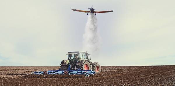 Φθιώτιδα: Πυροσβεστικό αεροσκάφος «βομβάρδισε» αγρότη με τόνους νερού!