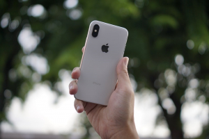 Μηνύει την Apple γιατί το iPhone X εξερράγη και του προκάλεσε εγκαύματα