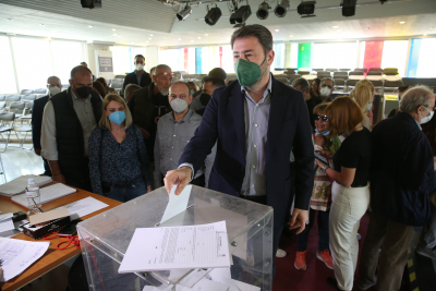 Ανδρουλάκης: Ψήφισε στη Νέα Σμύρνη - «Η εσωκομματική ψηφοφορία είναι γιορτή αναγέννησης»