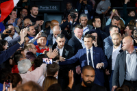 Εκλογές στη Γαλλία: Μεγαλώνει η διαφορά του Μακρόν με τη Λεπέν