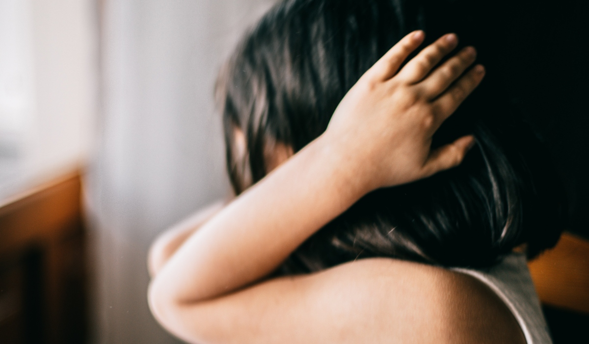Βιασμός 6χρονης στο Πέραμα: «Είδα ένα κάθαρμα να πειράζει το παιδί μου» - Ελεύθερη η μητέρα