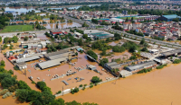 «Βυθίστηκε» η Θεσσαλία: Πάνω από 1200 σπίτια μέσα στο νερό - Μόνο στη Φαρκαδόνα έπεσαν 70