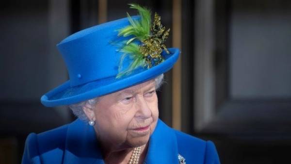 «Ναι» της βασίλισσας Ελισάβετ στο σχέδιο Τζόνσον - Αντιδράσεις για το κλείσιμο του κοινοβουλίου