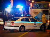 Τρεις τραυματίες σε τροχαίο στη Λεωφόρο Αμαλίας - Αναποδογύρισε το αυτοκίνητό τους