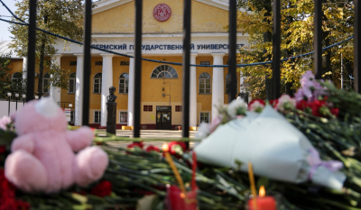 Ρωσία: Η πόλη Πέρμ απέτισε φόρο τιμής στα θύματα του μακελειού