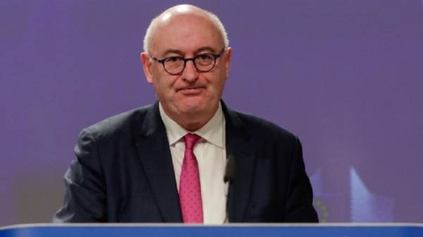 Politico: Παραιτήθηκε ο Επίτροπος Εμπορίου της ΕΕ