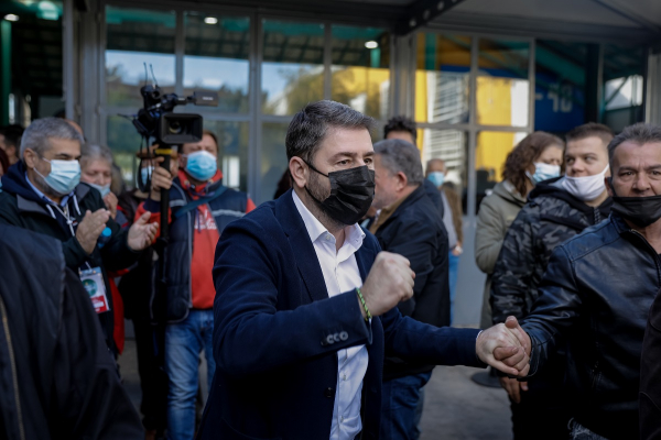Νίκος Ανδρουλάκης: Ετοιμάζουν θερμή υποδοχή νικητή στη Χαριλάου Τρικούπη