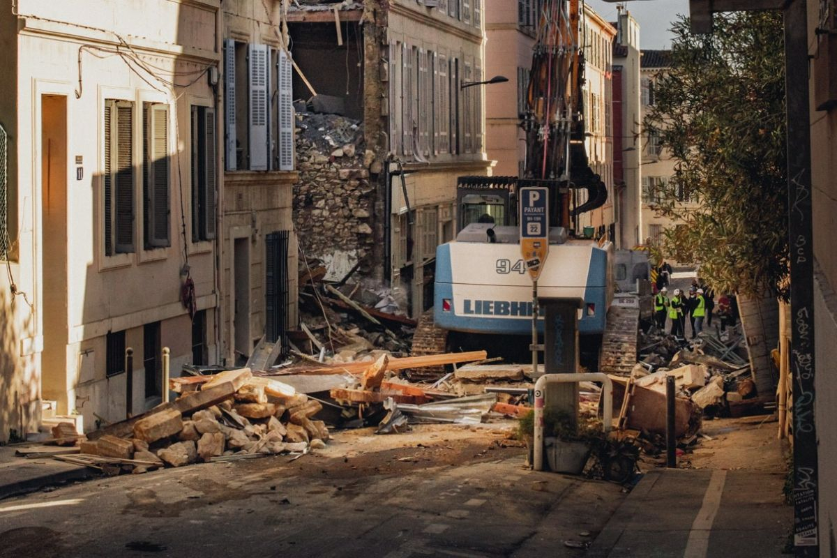 Τραγωδία στη Μασσαλία: Δύο νεκροί από την κατάρρευση πολυκατοικίας