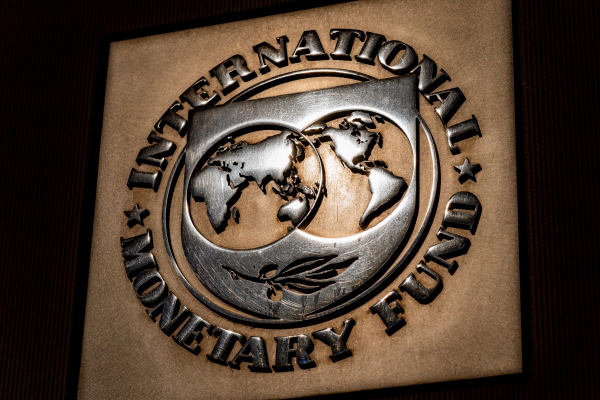 Οι προβλέψεις του ΔΝΤ για την Ελλάδα: Τι αναφέρει για ανάπτυξη, πληθωρισμό και χρέος