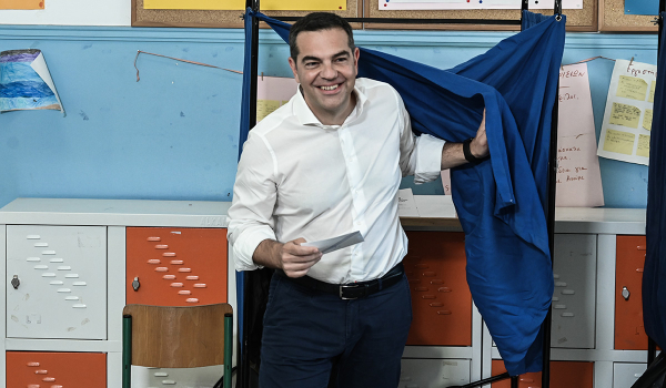 Στο σπίτι του θα παρακολουθήσει τα αποτελέσματα του Exit Poll o Αλέξης Τσίπρας