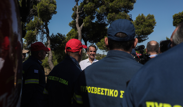 ΣΥΡΙΖΑ: Ο κ. Μητσοτάκης πήγε στην Πεντέλη με 15 συνοδευτικά και 5 θωρακισμένα