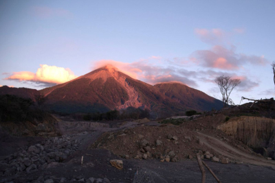 Γουατεμάλα: Τρόμος από την έκρηξη του πιο ενεργού ηφαιστείου της κεντρικής Αμερικής (Live εικόνα)