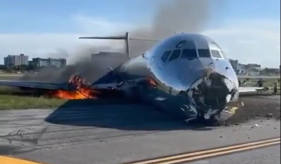 Προσγείωση τρόμου στο Μαϊάμι: Αεροσκάφος άρπαξε φωτιά - «Νόμιζα ότι θα πέθαινα»