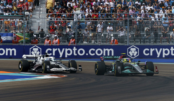 F1: Αποχώρηση, αντικατάσταση και το πρωτάθλημα συνεχίζεται…