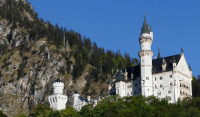 Γερμανία: Άνδρας πέταξε δύο γυναίκες από το κάστρο της «Σταχτοπούτας» αφού πήγε να τις βιάσει