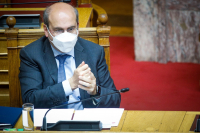 Βουλή: «Πυρ ομαδόν» από την αντιπολίτευση στο νομοσχέδιο Χατζηδάκη για τον ΟΑΕΔ