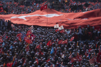Γέμισε το αεροδρόμιο Ατατούρκ με 1,7 εκατομμύρια υποστηρικτές του Ερντογάν στην Κωνσταντινούπολη