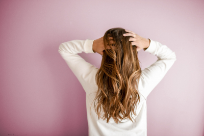 Χάνετε μαλλιά; Ίσως φταίει η ατμοσφαιρική ρύπανση