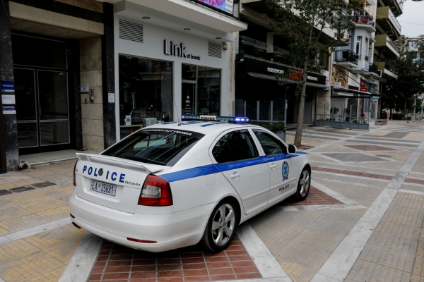 Θεσσαλονίκη: Επίθεση με γκαζάκια σε είσοδο πολυκατοικίας
