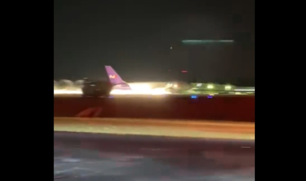 Boeing 757 της Fedex προσγειώνεται χωρίς ρόδες (Βίντεο)