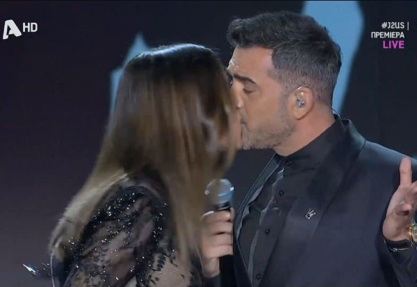 J2US: Απίστευτο φιλί από τη Λίτσα Γιαγκούση στον Στέφανο Κωνσταντινίδη