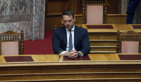 Στη Βουλή ο Κασσελάκης: Παρακολούθησε την ομιλία Φάμελλου από τα έδρανα των κρατικών αξιωματούχων