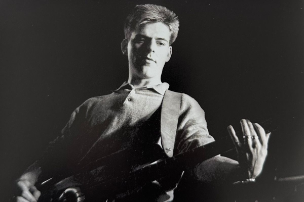 Πέθανε o μπασίστας του θρυλικού συγκροτήματος «The Smiths», Άντι Ρουρκ