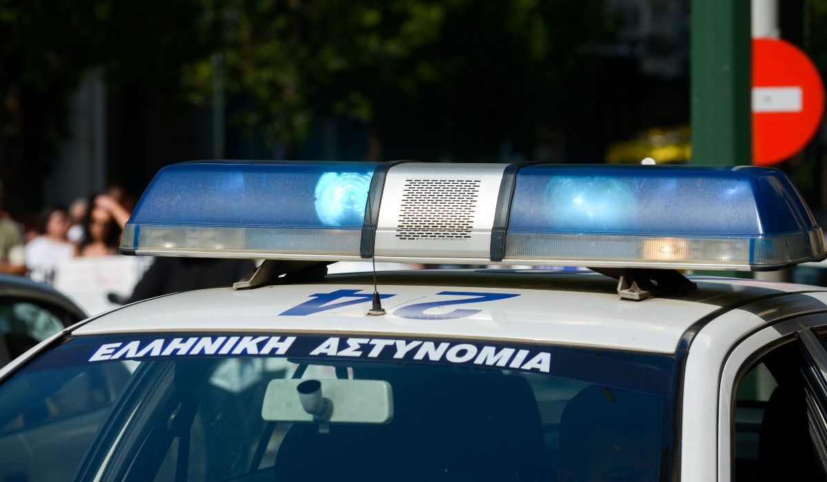 Κρήτη: Μεθυσμένος οδηγός έπεσε πάνω σε σταθμευμένο όχημα και εξαφανίστηκε σαν να μη συνέβη τίποτα