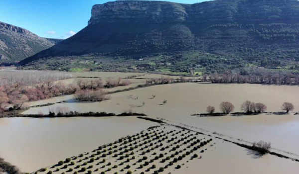 Θεσπρωτία: Υπερχείλισε ο ποταμός Καλαμάς – Χιλιάδες στρέμματα καλλιεργειών κάτω από τα νερά