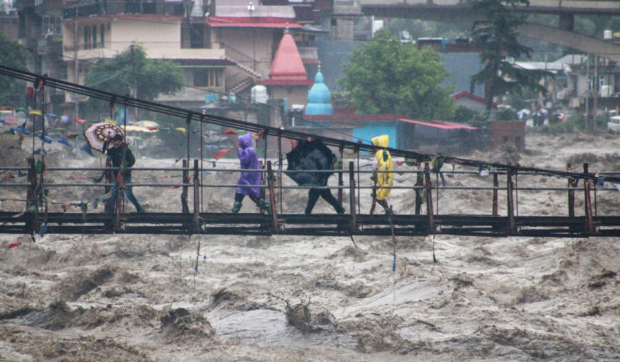 Μουσώνας «σαρώνει» την Ινδία: 29 νεκροί από πλημμύρες και κατολισθήσεις