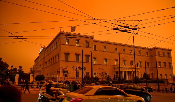«Μίλησε» το Αστεροσκοπείο Αθηνών: Γιατί «κοκκίνισε» ο ουρανός
