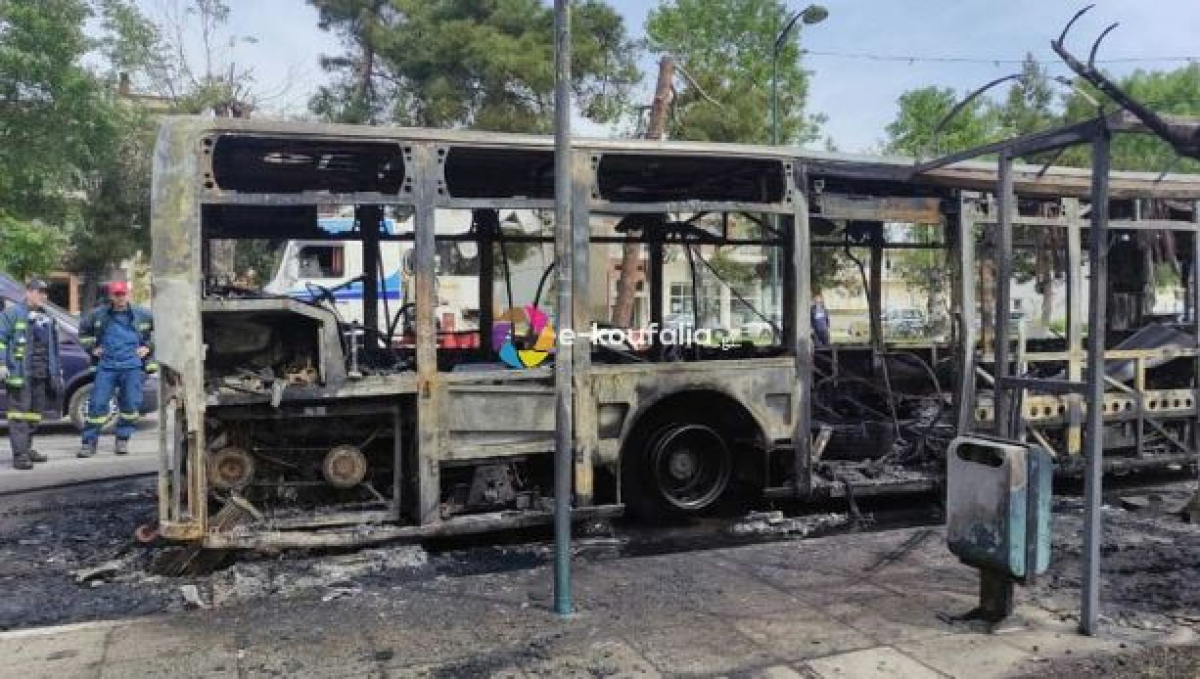 Θεσσαλονίκη: Τρόμος για τους επιβάτες λεωφορείου - Έπιασε φωτιά εν κινήσει