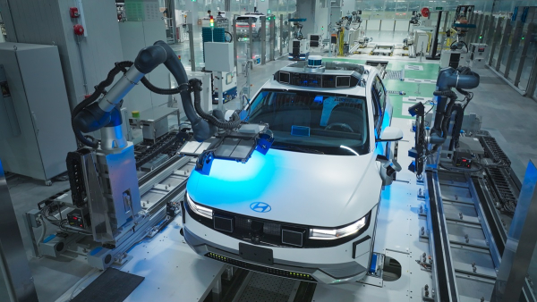 Ξεκίνησε η παραγωγή των πρώτων ρομποτικών ταξί από τη Hyundai