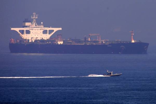 Προς την Καλαμάτα πλέει το ιρανικό δεξαμενόπλοιο που κρατείτο στο Γιβραλτάρ