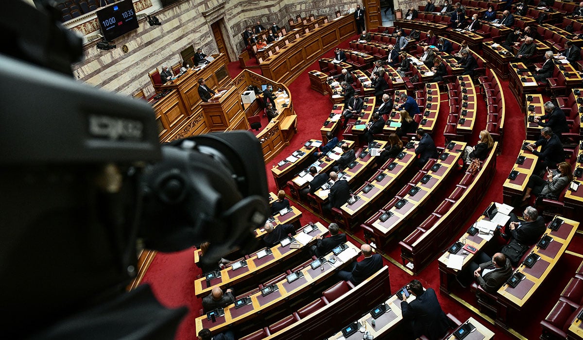 Βουλή: Ποιοι θα δώσουν τη μάχη της Εξεταστικής για τις λίστες Πέτσα και τις δημοσκοπήσεις