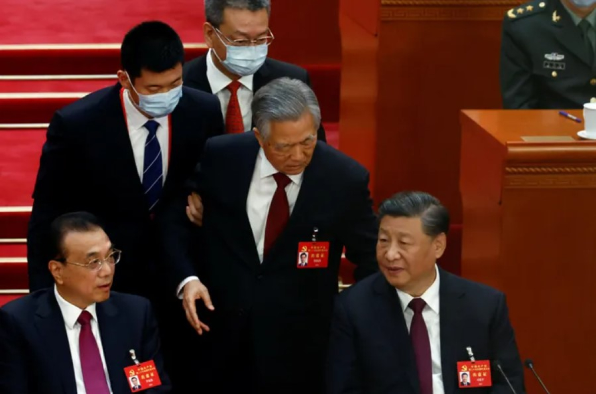 Λύθηκε το μυστήριο με τον πρώην Πρόεδρο της Κίνας - Τον ξανάφεραν στη θέση του