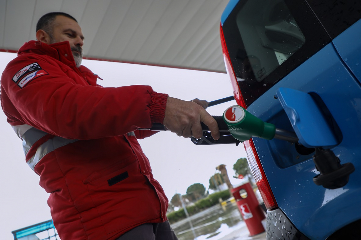 Επίδομα βενζίνης: Πώς θα «παρακάμψετε» το ΑΦΜ για αίτηση νωρίτερα