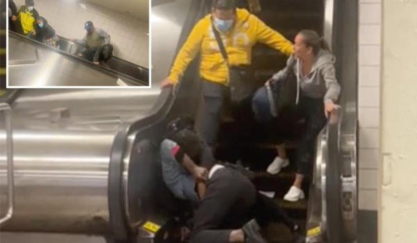 Ξύλο της… αρκούδας σε σταθμό τρένου: Κατρακύλησαν στις κυλιόμενες σκάλες
