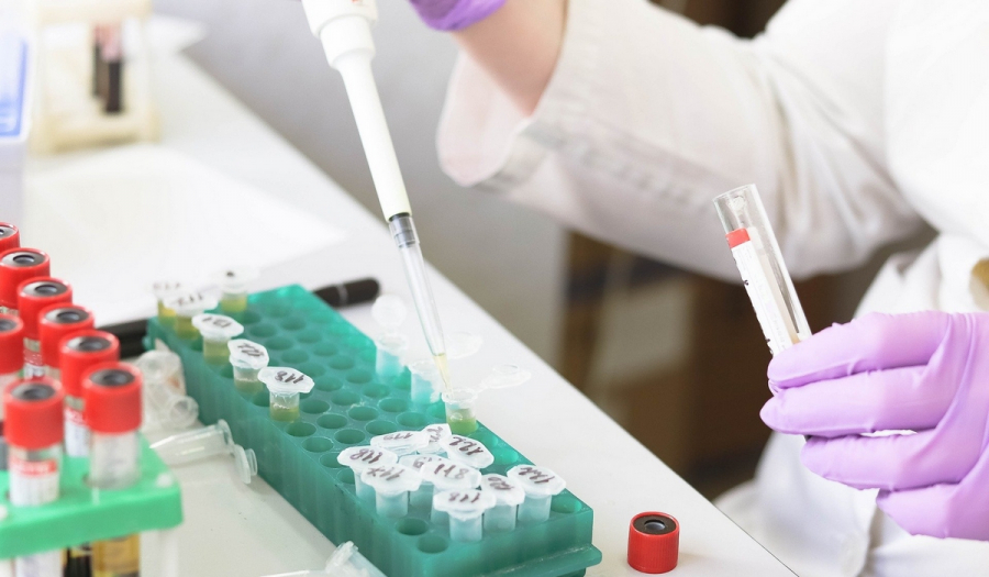 Δωρεάν και με συνταγογράφηση τα PCR: Τι συμβαίνει στις πιο πολλές χώρες της Ευρώπης