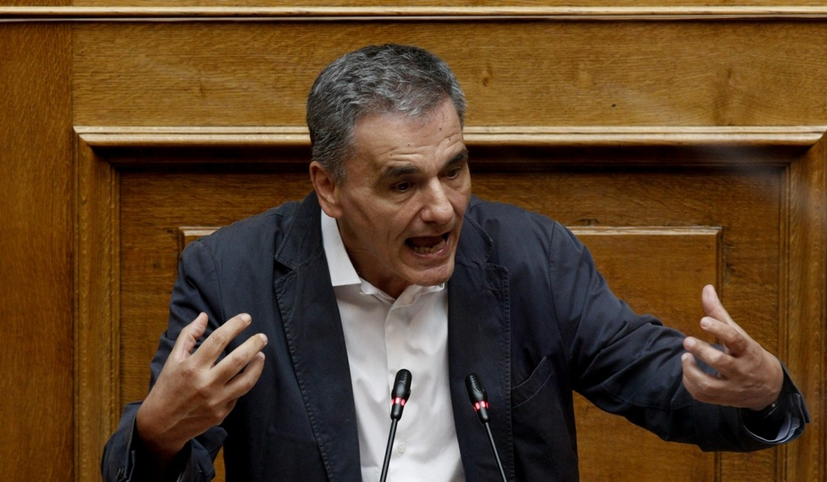 Τσακαλώτος σε Κεραμέως: Είστε η χειρότερη υπουργός Παιδείας στα 200 χρόνια του Ελληνισμού